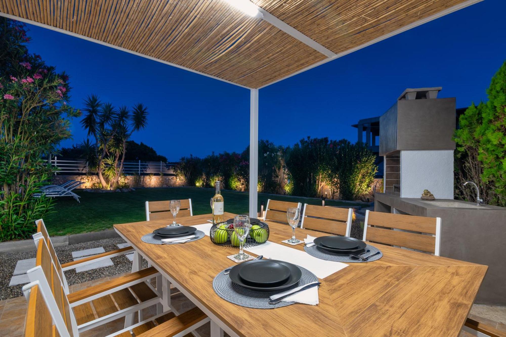 Villa Mariani Ii - In Lothiarika, Newly Renovated June 2024, Private Pool, Lindos 10 Min, 120m *