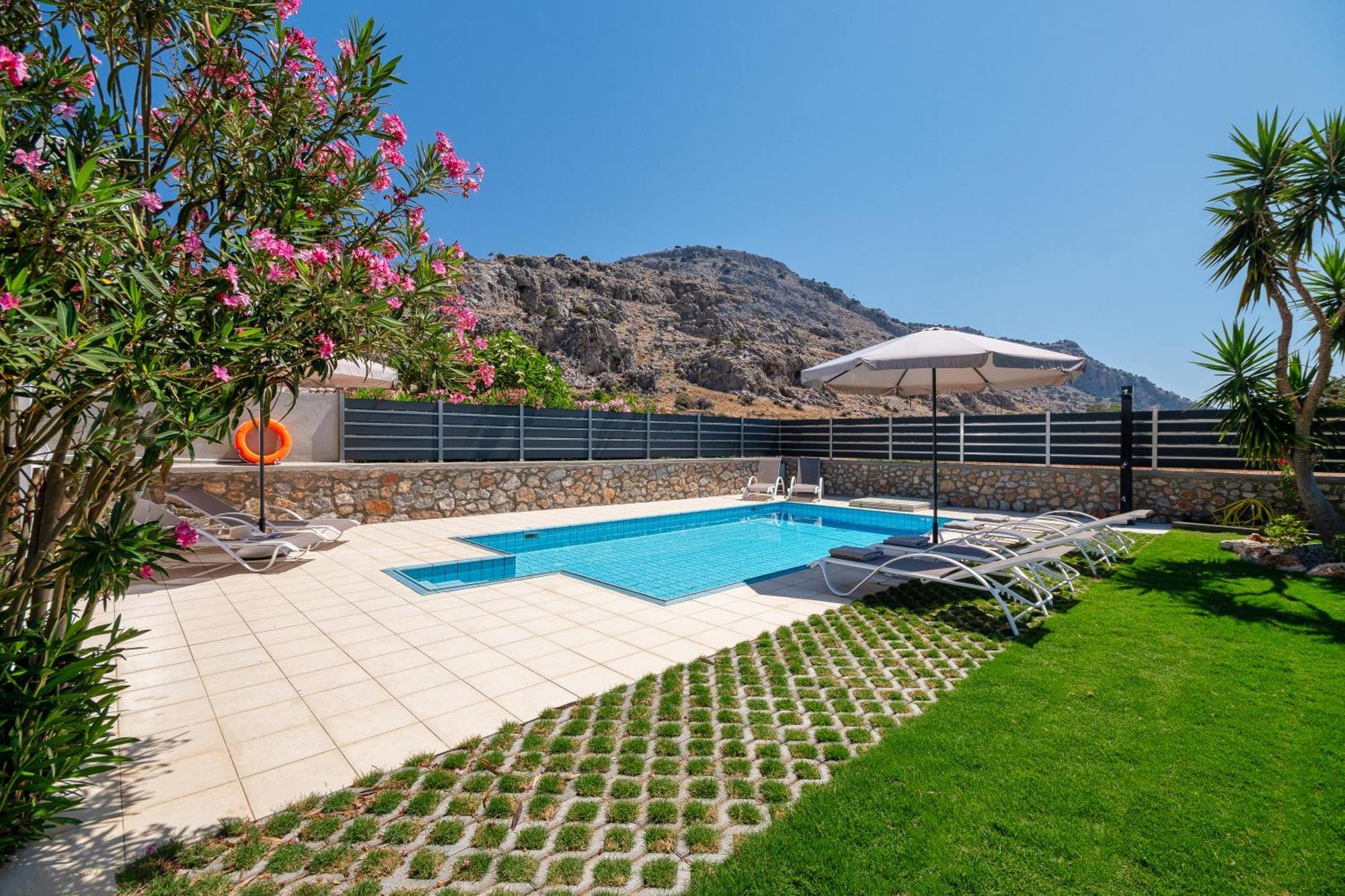 Mariani Ii - In Lothiarika, Newly Renovated June 2024, Private Pool, Lindos 10 Min, 120m *